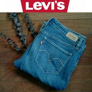 Levi's Strauss | HP🎈Super-Low Boot Cut Jeans